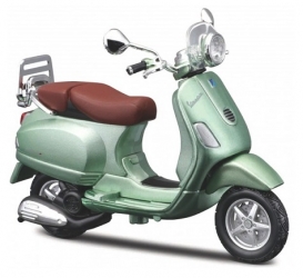 16887G  Vespa LXV 2013 Light Green 1:18